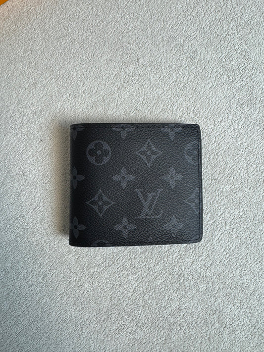 LV Men Signature Wallet