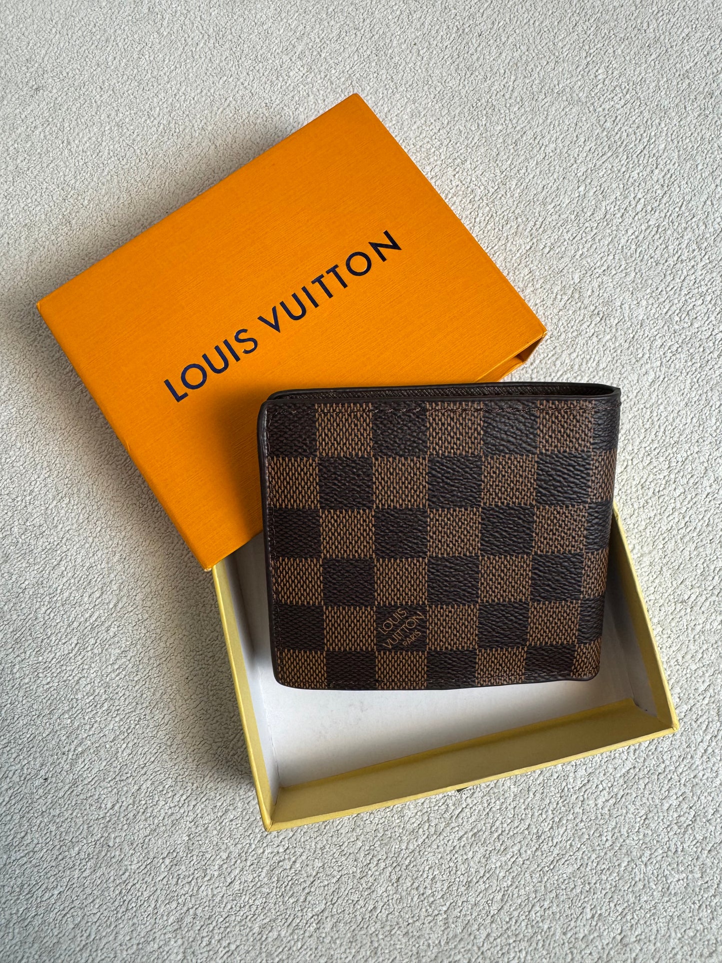 LV MEN BROWN CHEQUE WALLET